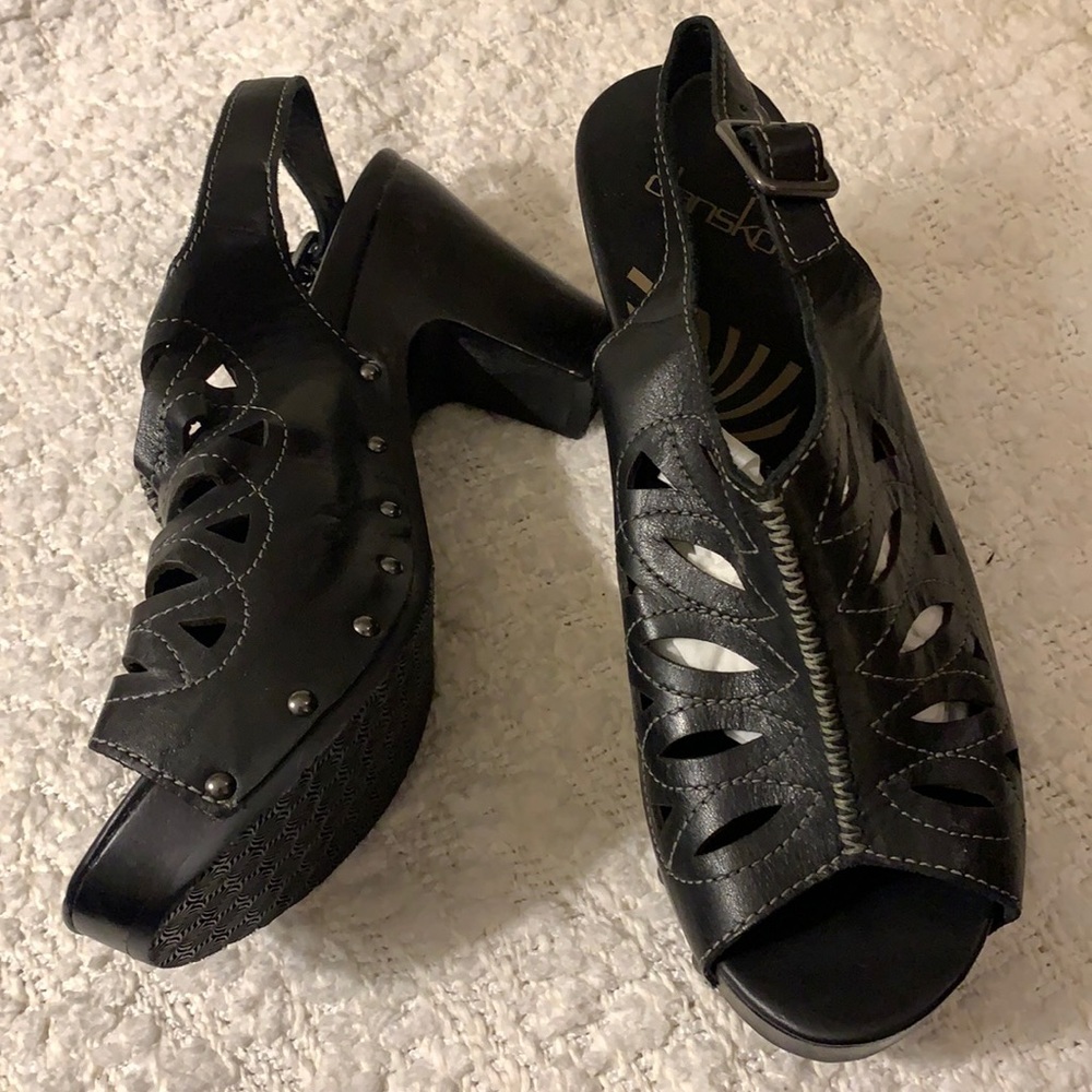 NWOT Dansko leather heels in black
